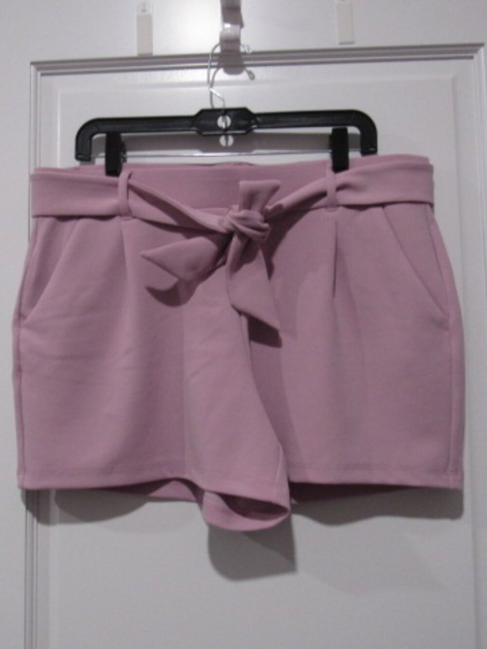 Loft Pull on Shorts with tie Lilac L NWT
